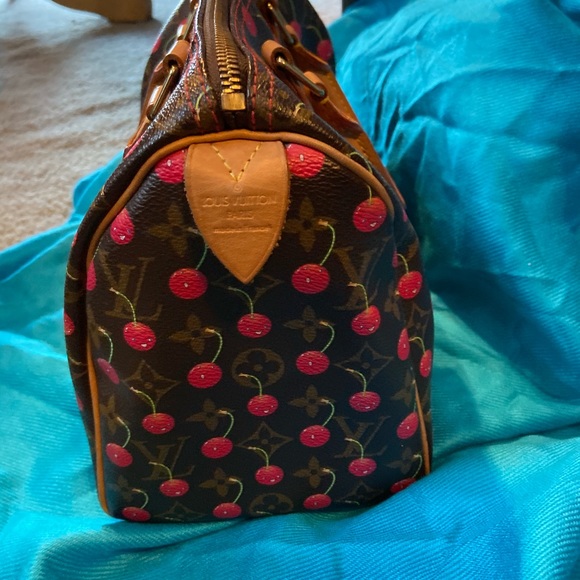 Authentic Cherry Louis Vuitton, SP1024 - Picture 3 of 8